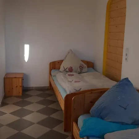 5 Monteur-ferienwohnungen Naehe Badesee Mit Bergblick