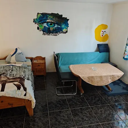 Appartement 5 Monteur-ferienwohnungen Naehe Badesee Mit Bergblick *