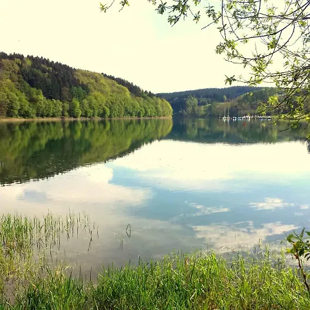 Naehe Badesee Mit Bergblick *