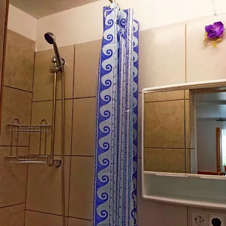 Naehe Badesee Mit Bergblick شقة