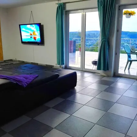 Naehe Badesee Mit Bergblick شقة