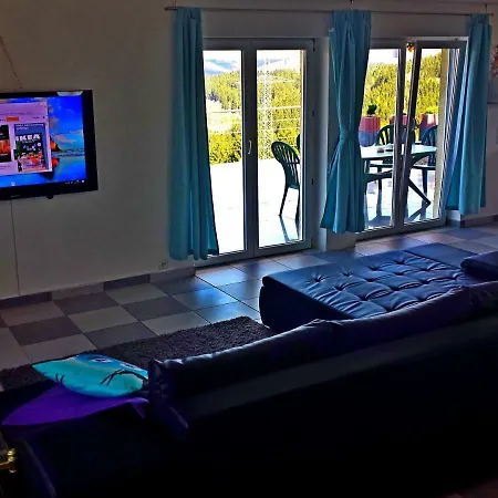 Naehe Badesee Mit Bergblick *