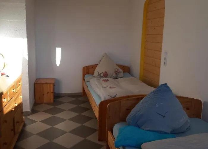 5 Monteur-ferienwohnungen Naehe Badesee Mit Bergblick