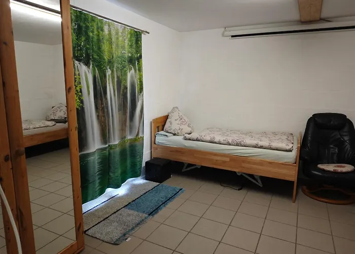 Appartement 5 Monteur-ferienwohnungen Naehe Badesee Mit Bergblick