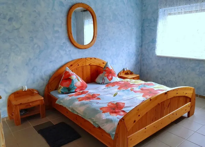 5 Monteur-ferienwohnungen Naehe Badesee Mit Bergblick Appartement *